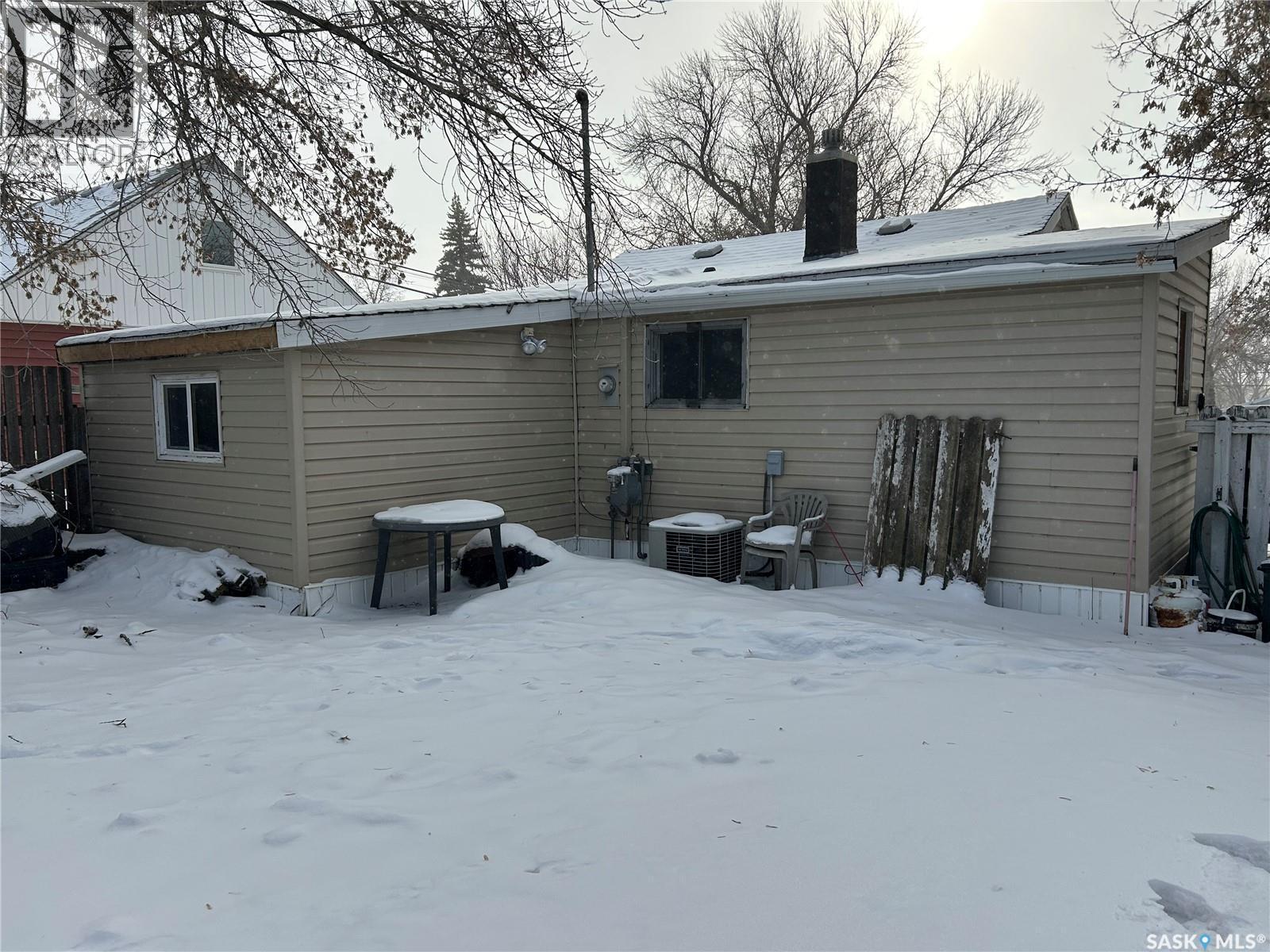 605 2Nd Street, Estevan, SK - Outdoor With Exterior