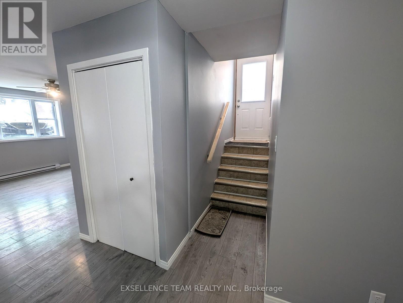 A&B - 2153 Pitt Street, Cornwall, ON - Indoor Photo Showing Other Room