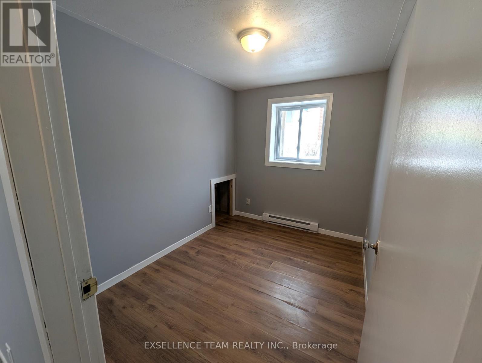 A&B - 2153 Pitt Street, Cornwall, ON - Indoor Photo Showing Other Room