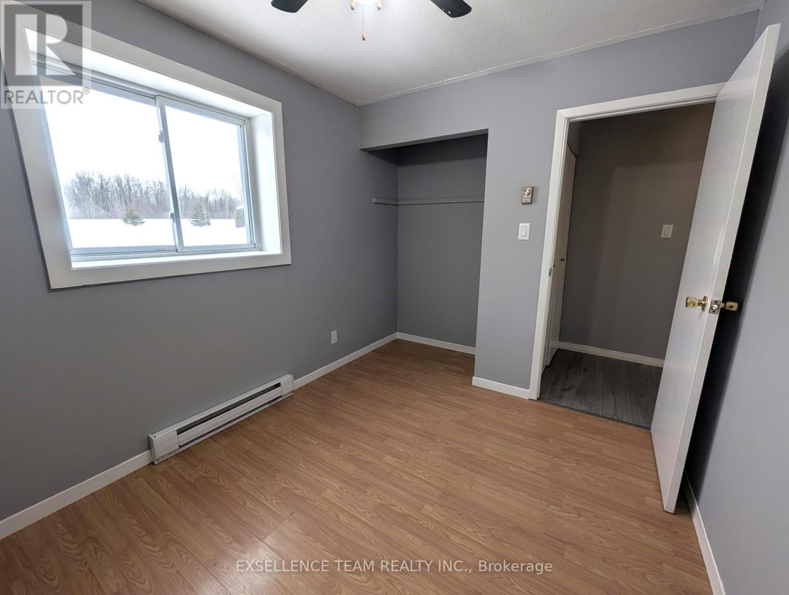 A&B - 2153 Pitt Street, Cornwall, ON - Indoor Photo Showing Other Room