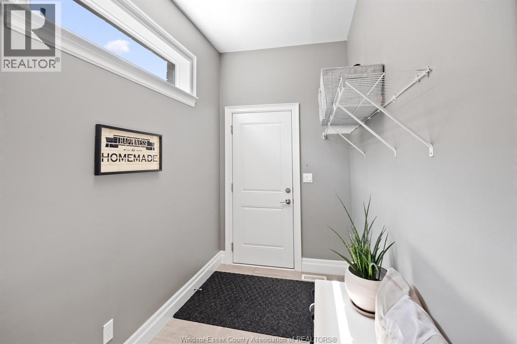 225 Elsworth, Lasalle, ON - Indoor Photo Showing Other Room