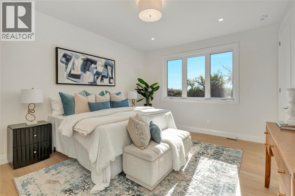 76 Belleview Drive, Kingsville, ON - Indoor Photo Showing Bedroom