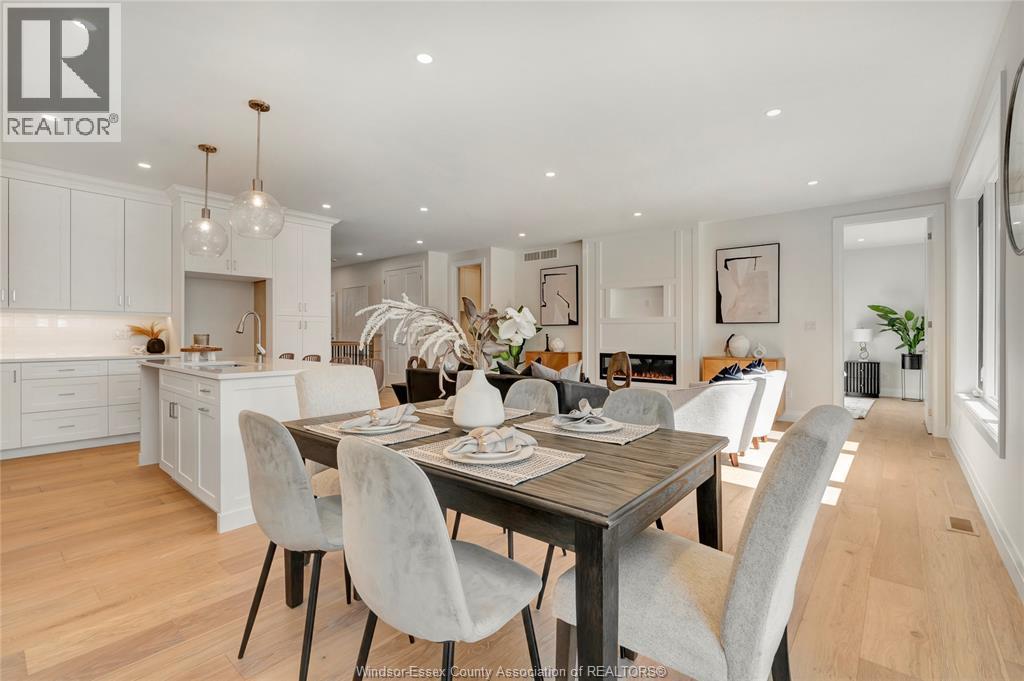 76 Belleview Drive, Kingsville, ON - Indoor Photo Showing Dining Room