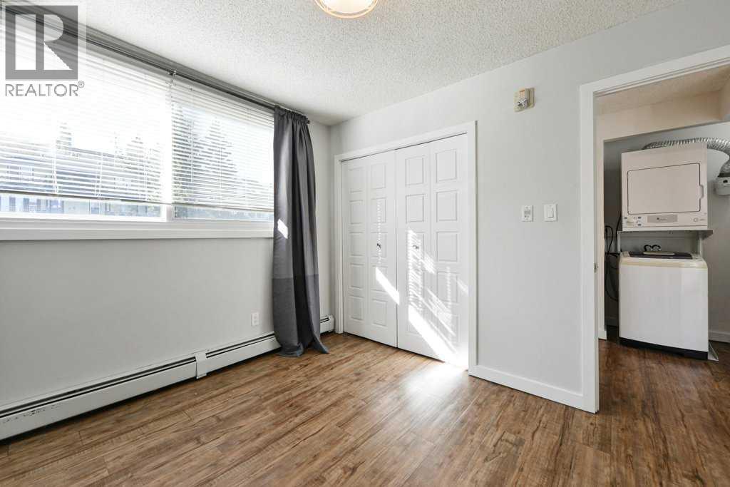 204, 2220 16A Street Sw, Calgary, AB - Indoor Photo Showing Other Room