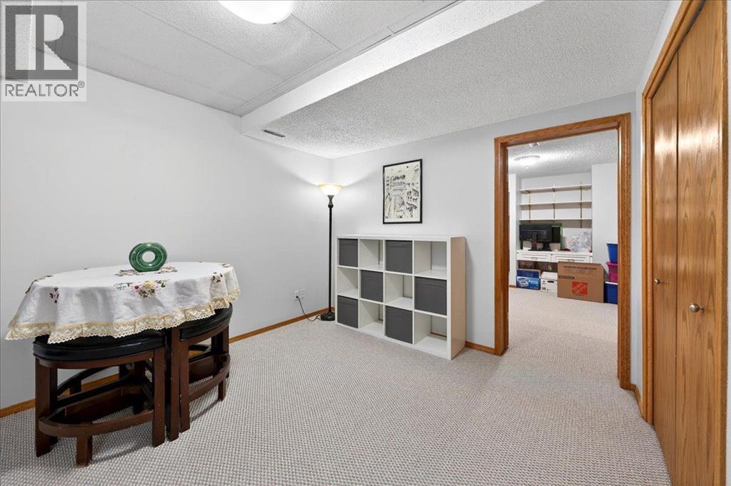 basement - 137 Woodbrook Road Sw, Calgary, AB - Indoor