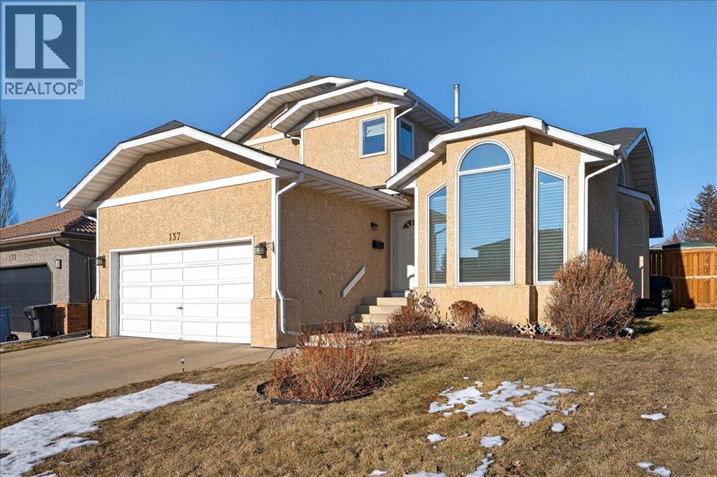 137 Woodbrook Road Sw, Calgary, AB - Outdoor