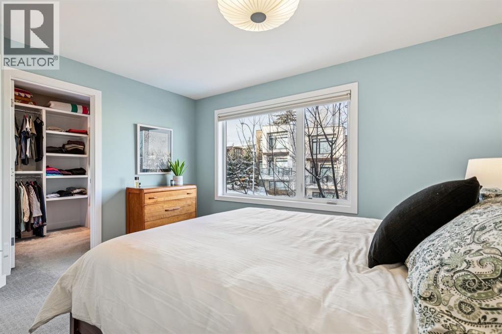 2924 15 Street Sw, Calgary, AB - Indoor Photo Showing Bedroom