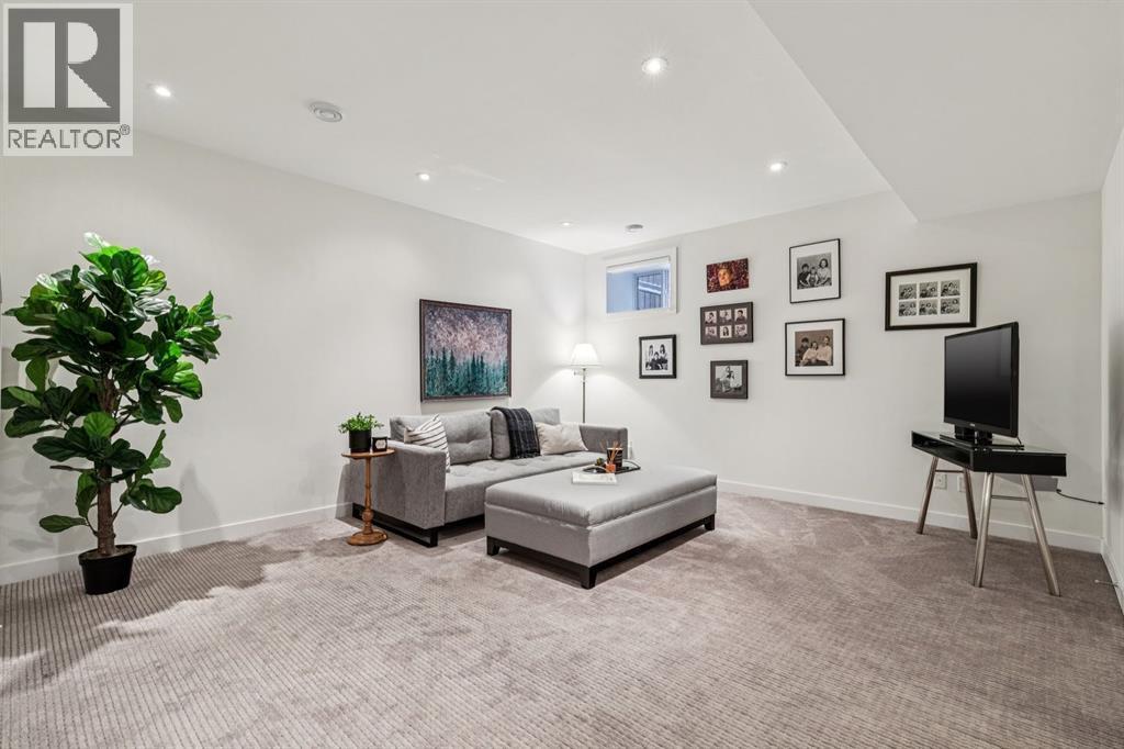 2924 15 Street Sw, Calgary, AB - Indoor