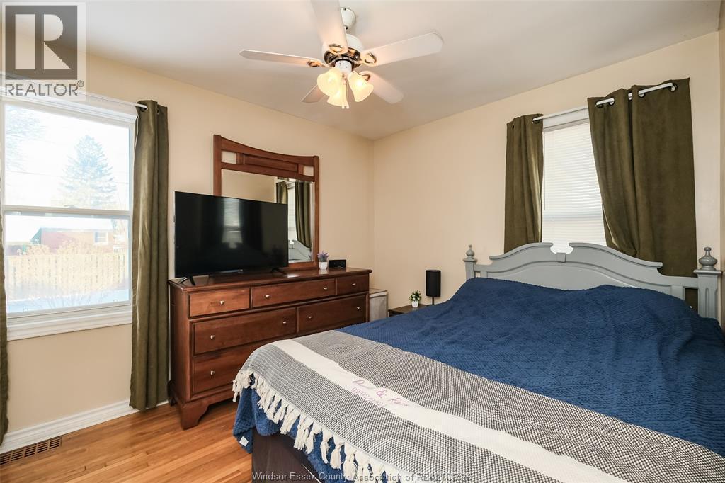 3465 Longfellow, Windsor, ON - Indoor Photo Showing Bedroom