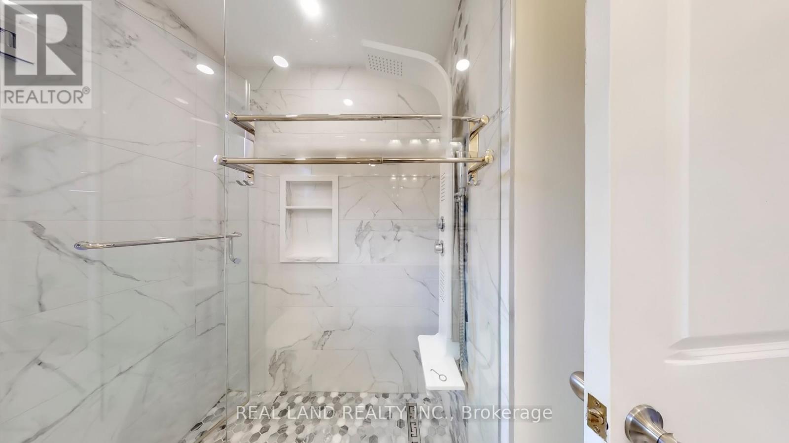 675 Seneca Hill Drive, Toronto, ON - Indoor Photo Showing Bathroom