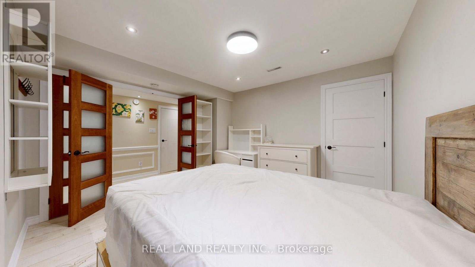 675 Seneca Hill Drive, Toronto, ON - Indoor Photo Showing Bedroom