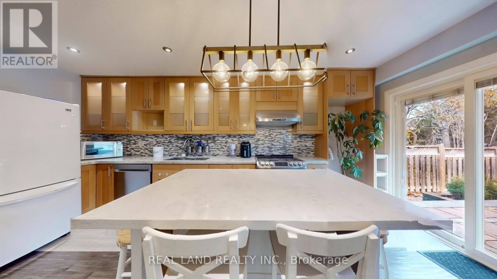 675 Seneca Hill Drive, Toronto, ON - Indoor