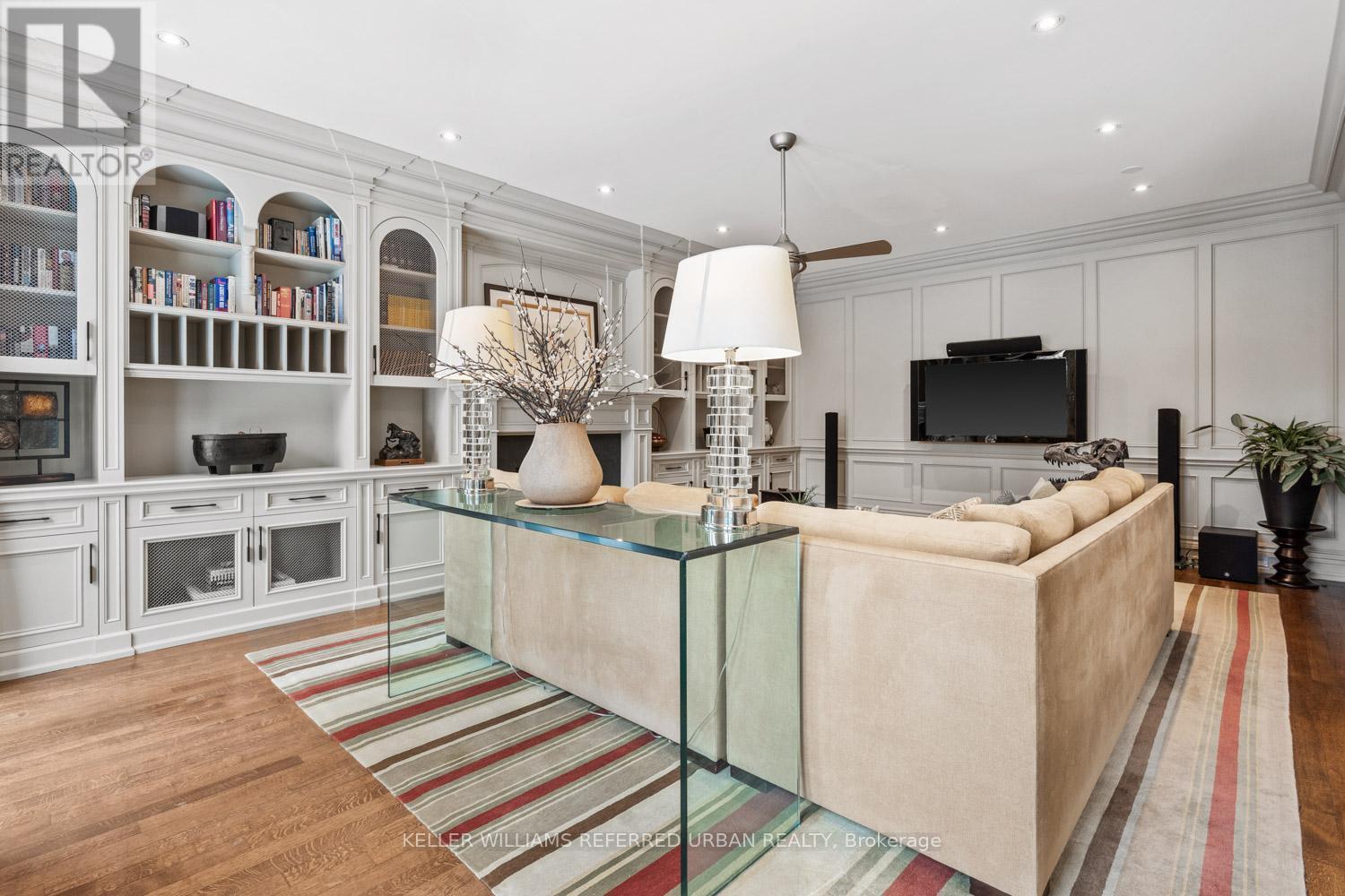 6 Bayview Wood, Toronto, ON - Indoor