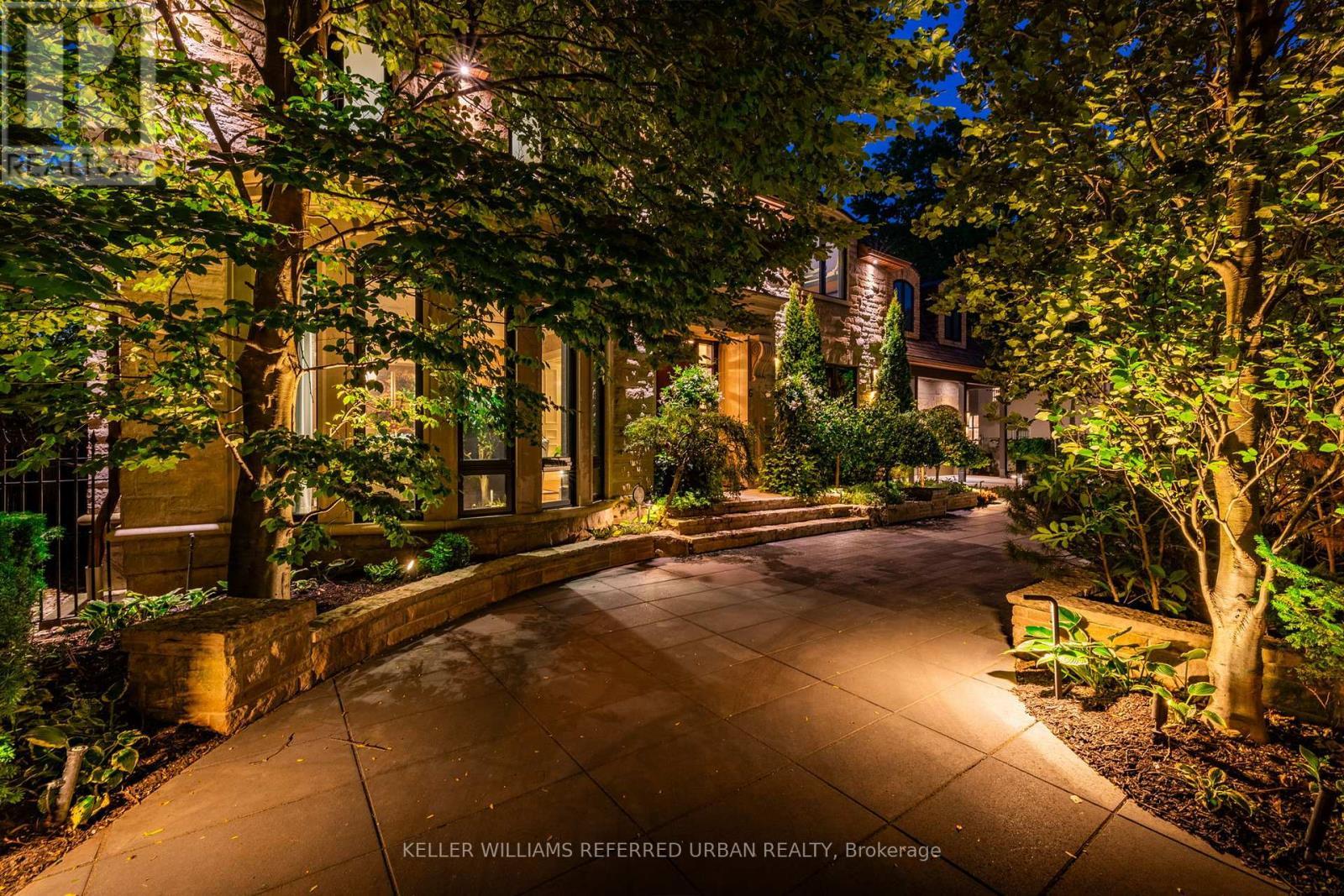 6 Bayview Wood, Toronto, ON - Outdoor