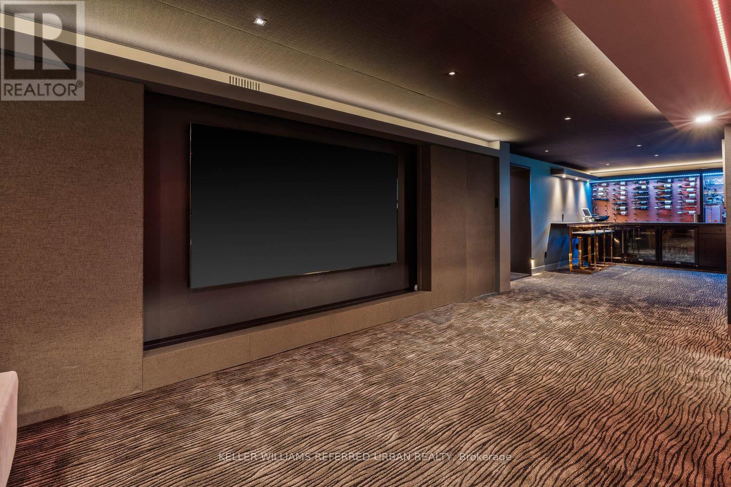 6 Bayview Wood, Toronto, ON - Indoor Photo Showing Other Room