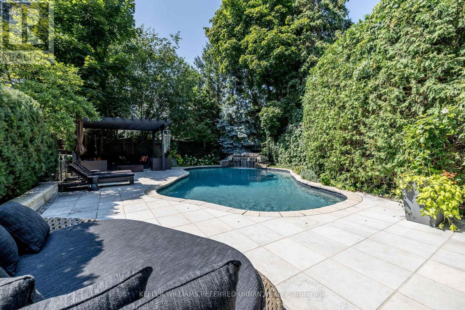 6 Bayview Wood, Toronto, ON - Outdoor With In Ground Pool
