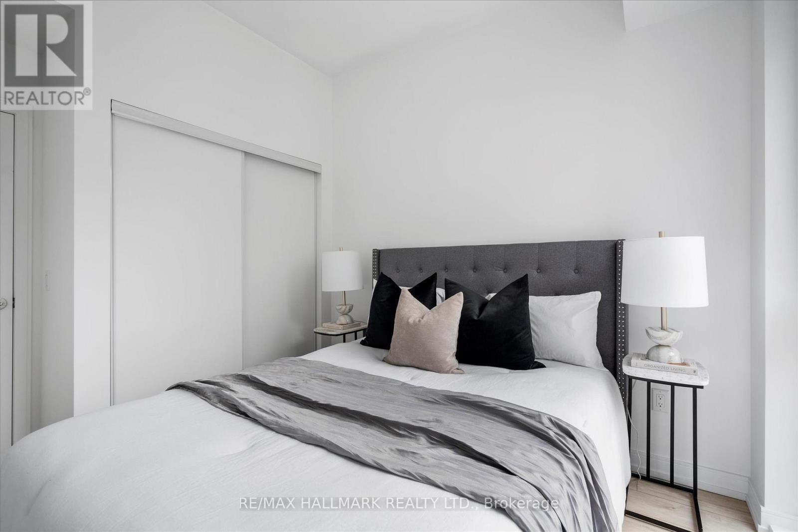 3 - 170 Clonmore Avenue, Toronto, ON - Indoor Photo Showing Bedroom