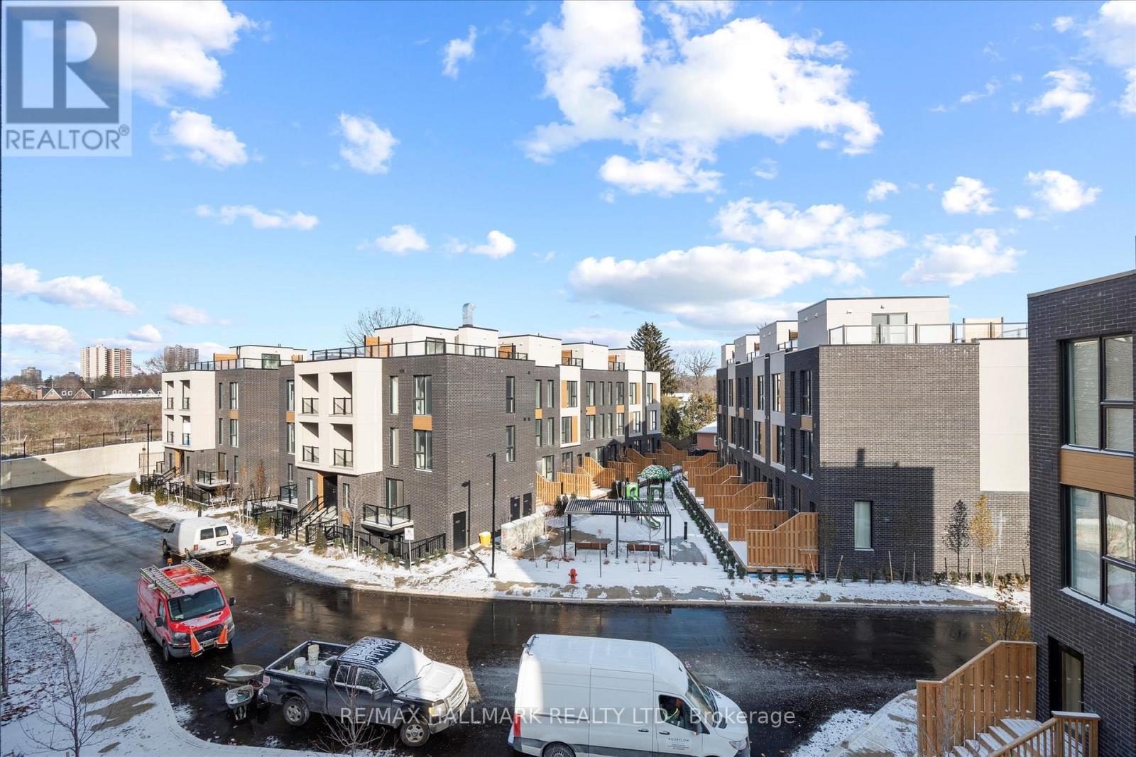 3 - 170 Clonmore Avenue, Toronto, ON - Outdoor