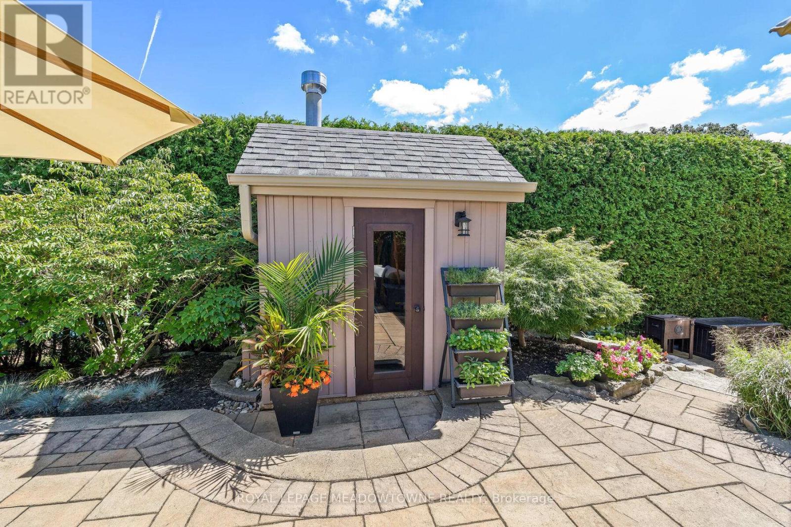 25 Hillside Drive, Halton Hills, ON - Outdoor With Deck Patio Veranda