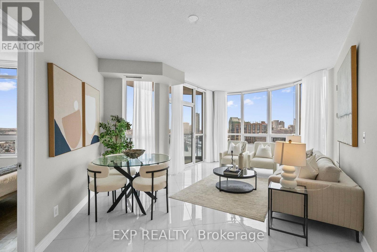 928 - 33 Cox Boulevard, Markham, ON - Indoor Photo Showing Living Room