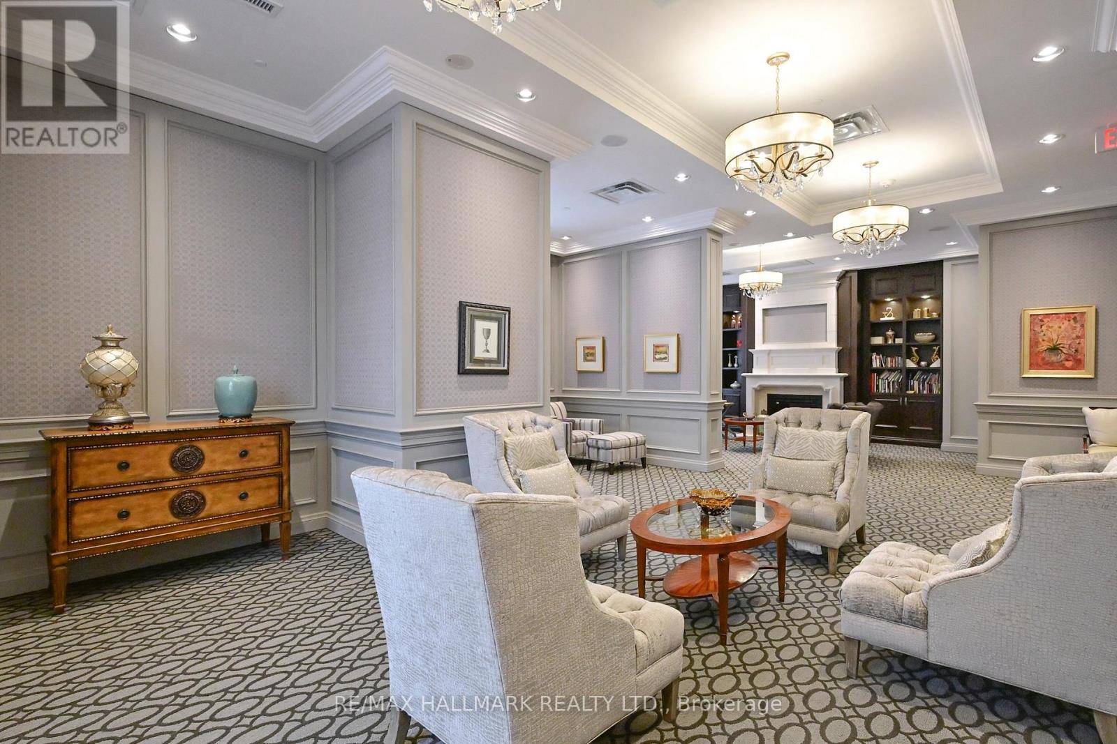 1705 - 9255 Jane Street, Vaughan, ON - Indoor Photo Showing Other Room