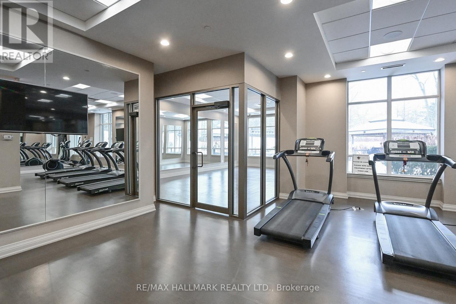 1705 - 9255 Jane Street, Vaughan, ON - Indoor Photo Showing Gym Room