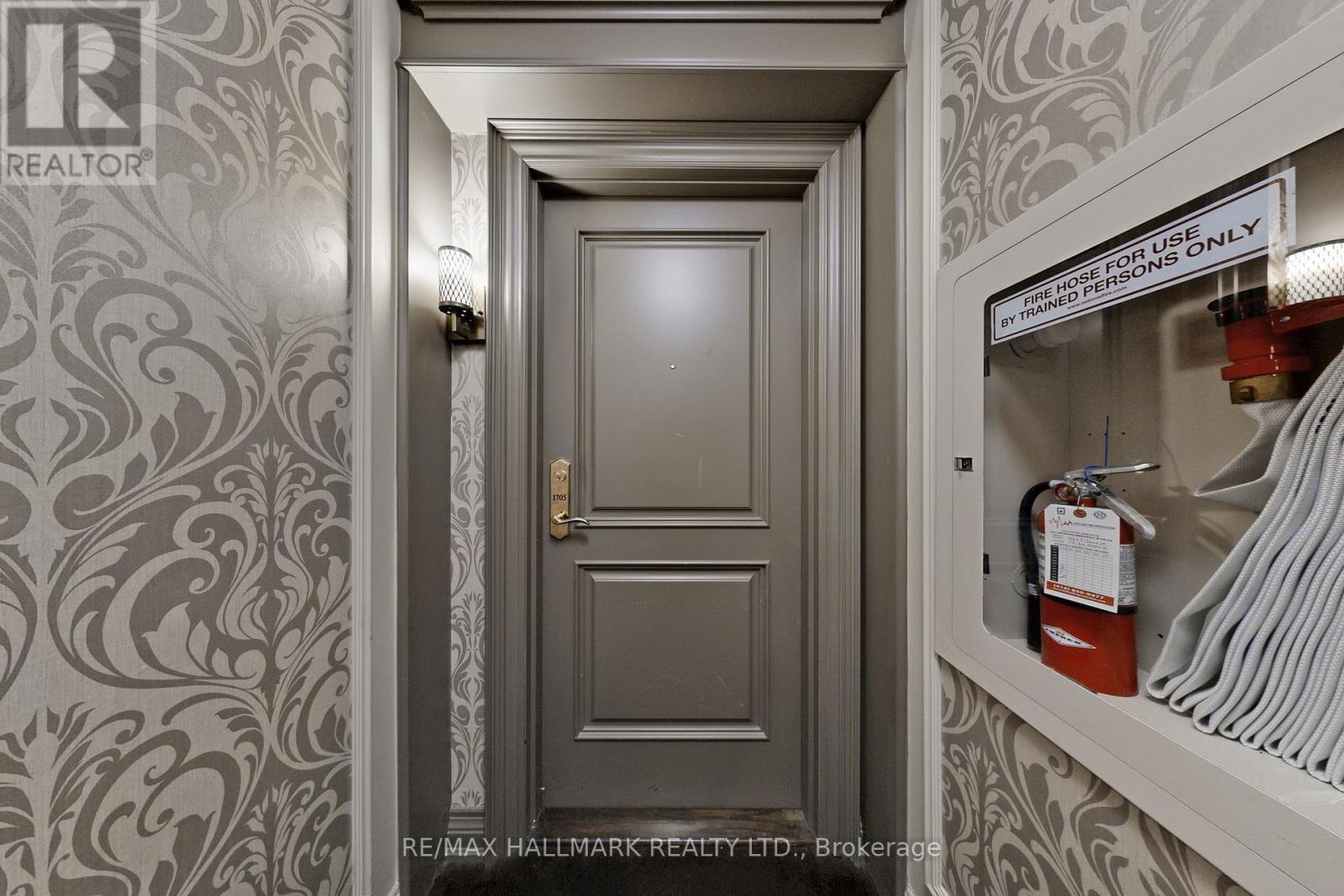 1705 - 9255 Jane Street, Vaughan, ON -