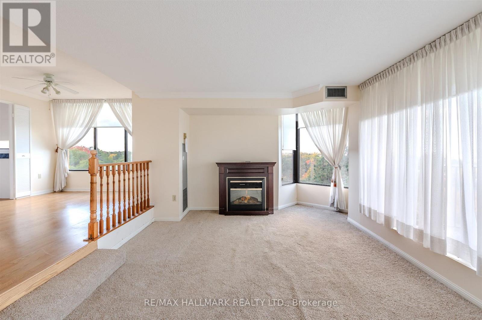 614 - 6500 Montevideo Road, Mississauga, ON - Indoor Photo Showing Living Room With Fireplace