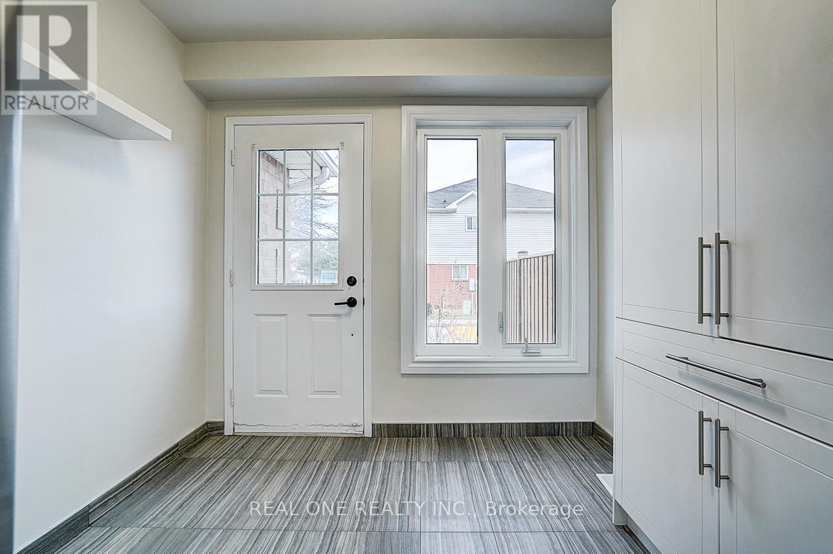 21 - 1485 Torrington Drive, Mississauga, ON - Indoor Photo Showing Other Room