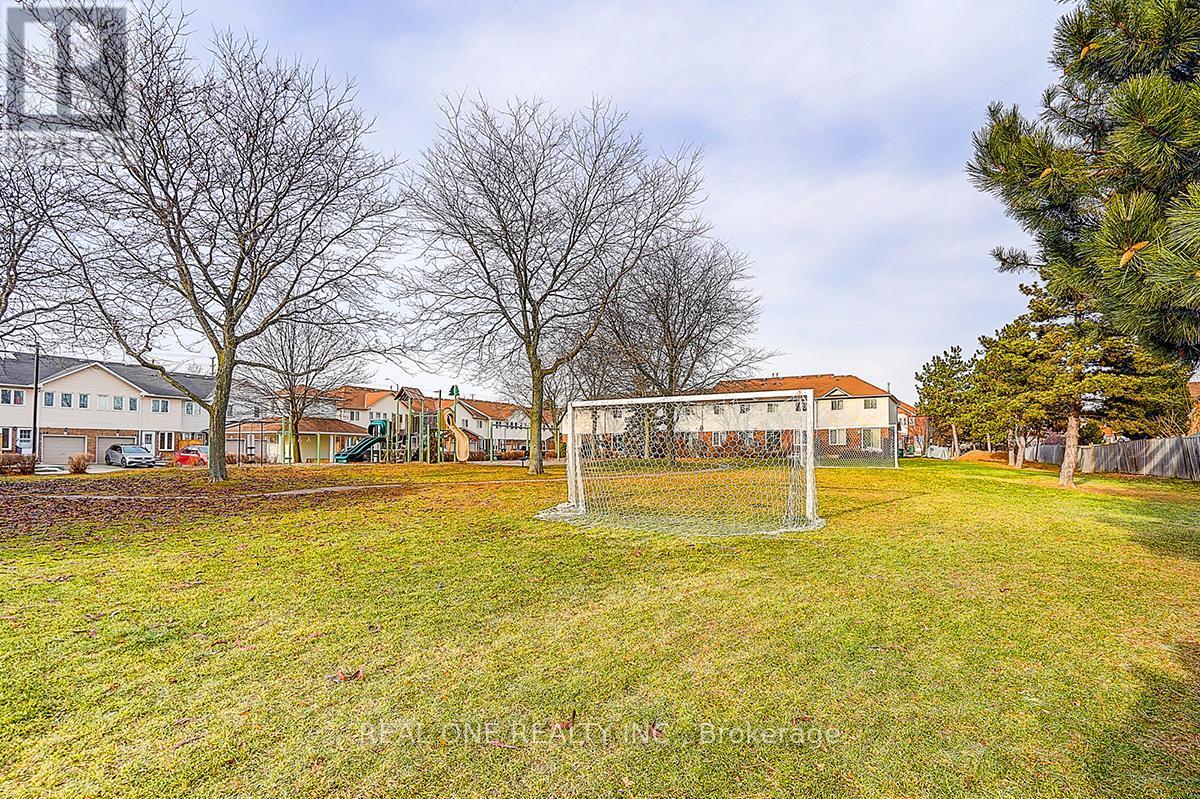 21 - 1485 Torrington Drive, Mississauga, ON - Outdoor
