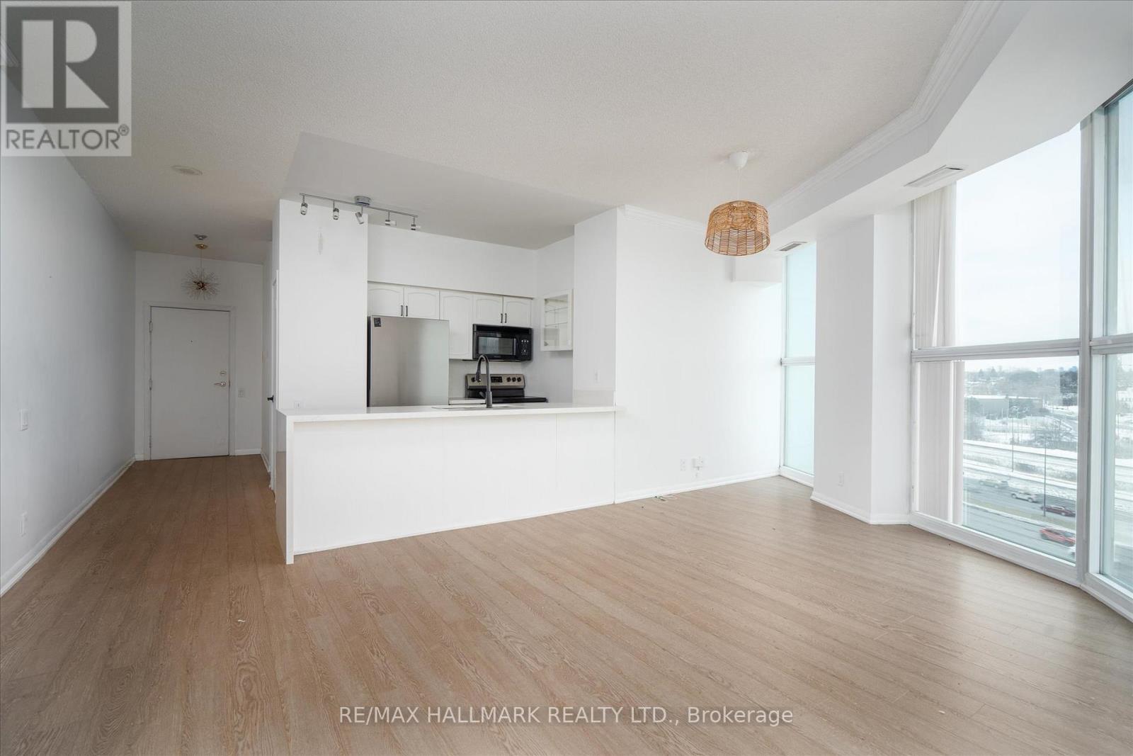 801 - 2067 Lake Shore Boulevard W, Toronto, ON - Indoor Photo Showing Kitchen
