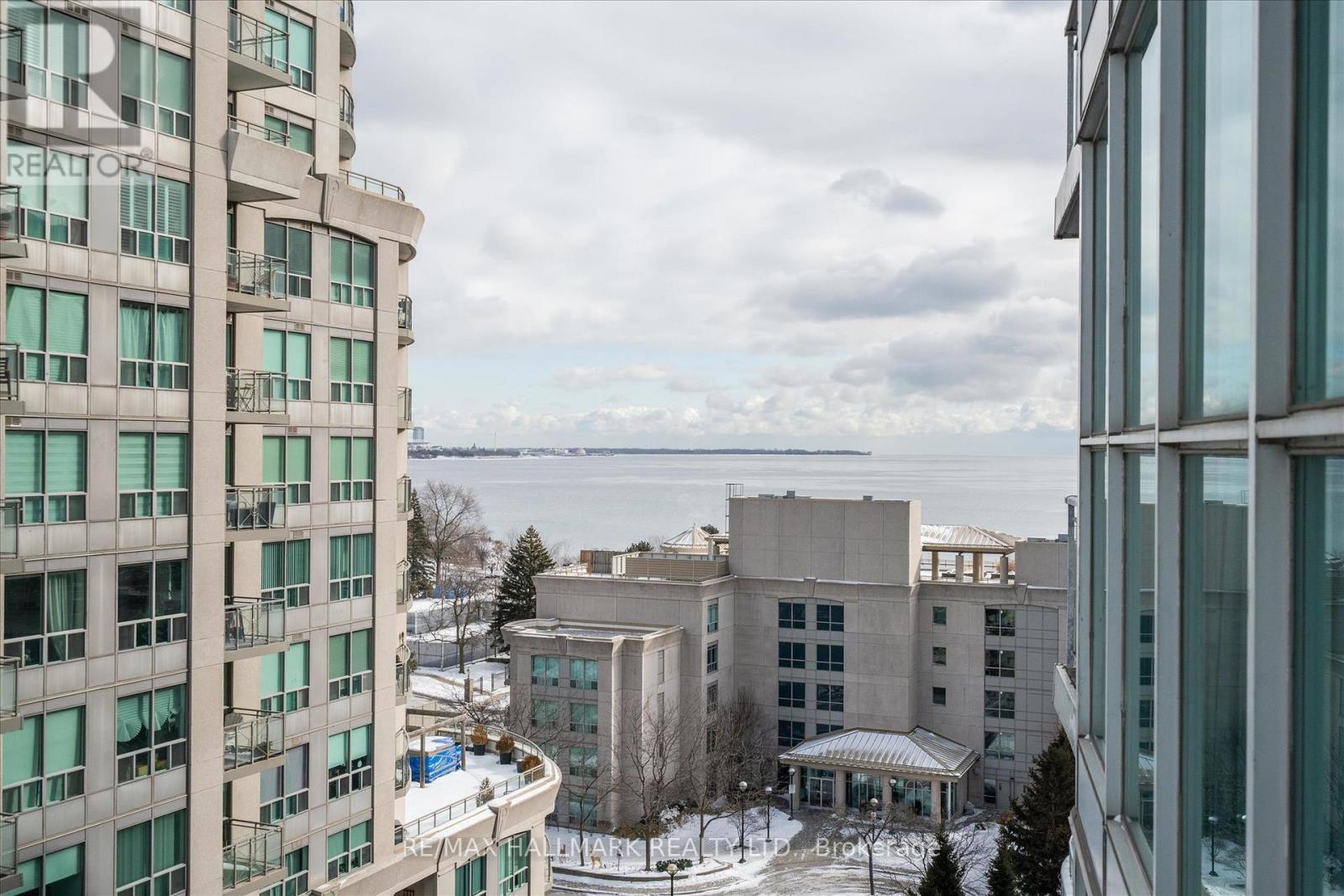 801 - 2067 Lake Shore Boulevard W, Toronto, ON - Outdoor With Body Of Water