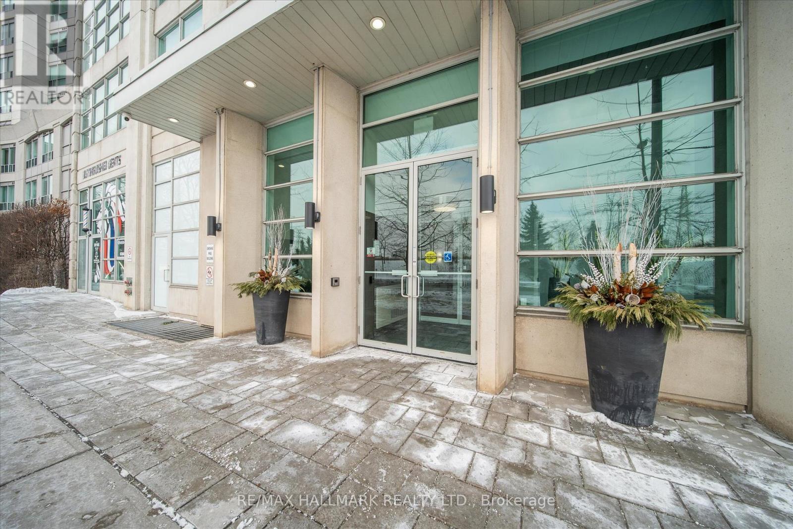 801 - 2067 Lake Shore Boulevard W, Toronto, ON - Outdoor