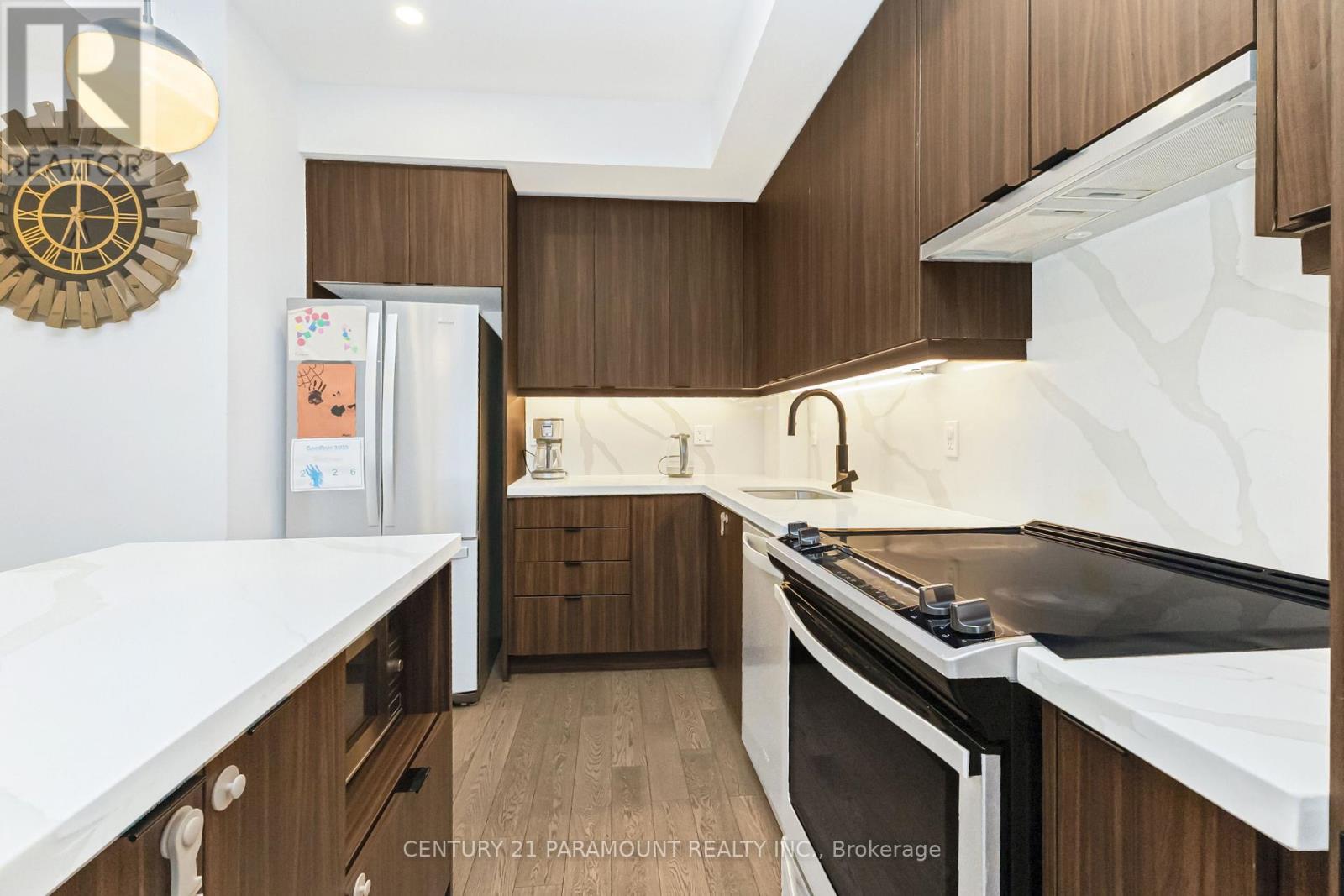 63 - 200 Malta Avenue, Brampton, ON - Indoor Photo Showing Kitchen With Upgraded Kitchen
