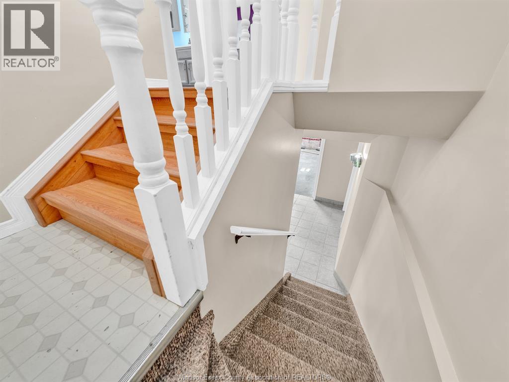 22 Golfway Drive, Essex, ON - Indoor Photo Showing Other Room