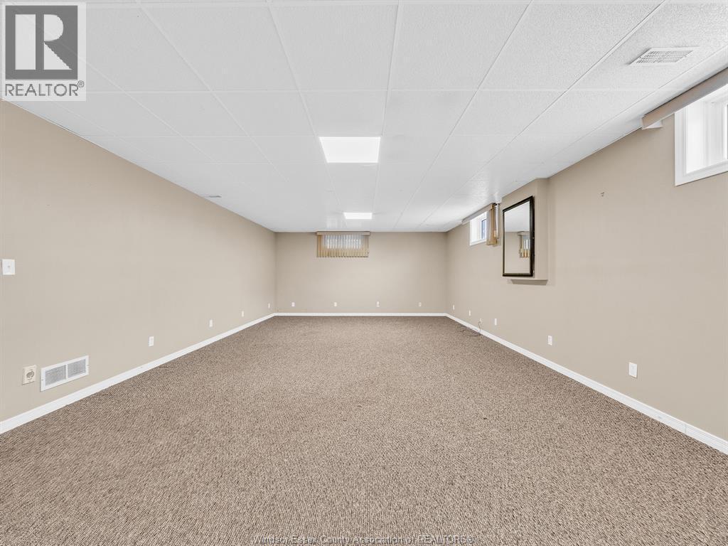 22 Golfway Drive, Essex, ON - Indoor Photo Showing Other Room