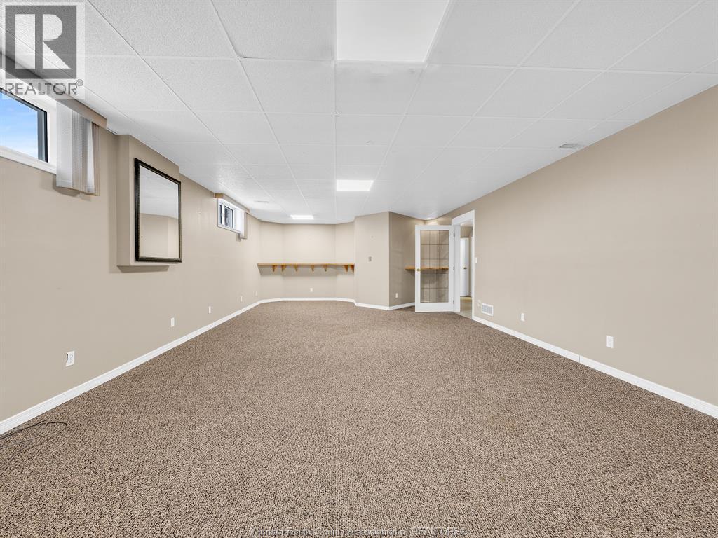 22 Golfway Drive, Essex, ON - Indoor Photo Showing Other Room