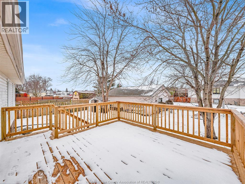 22 Golfway Drive, Essex, ON - Outdoor