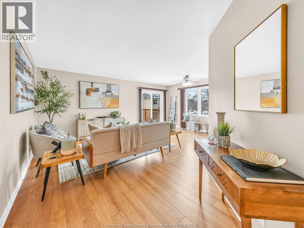 22 Golfway Drive, Essex, ON - Indoor Photo Showing Other Room