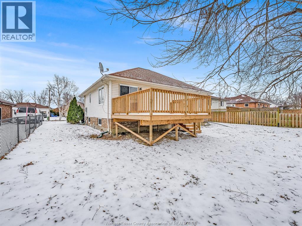 22 Golfway Drive, Essex, ON - Outdoor With Deck Patio Veranda