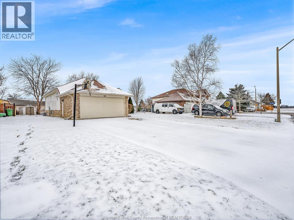 22 Golfway Drive, Essex, ON - Outdoor