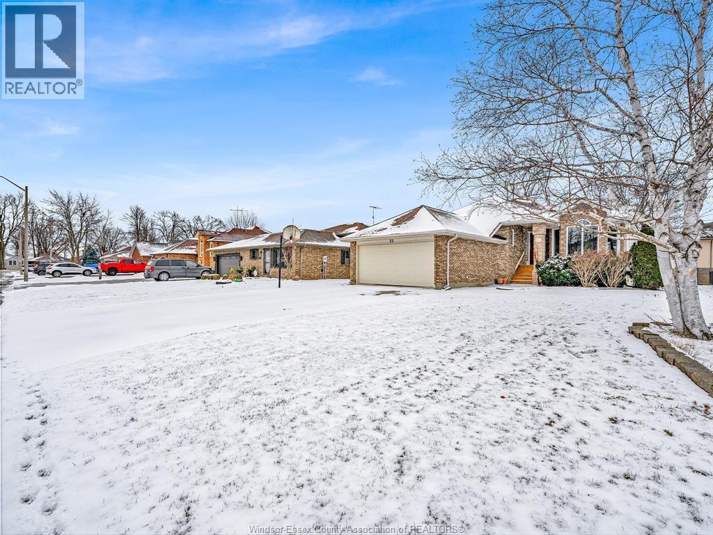 22 Golfway Drive, Essex, ON - Outdoor