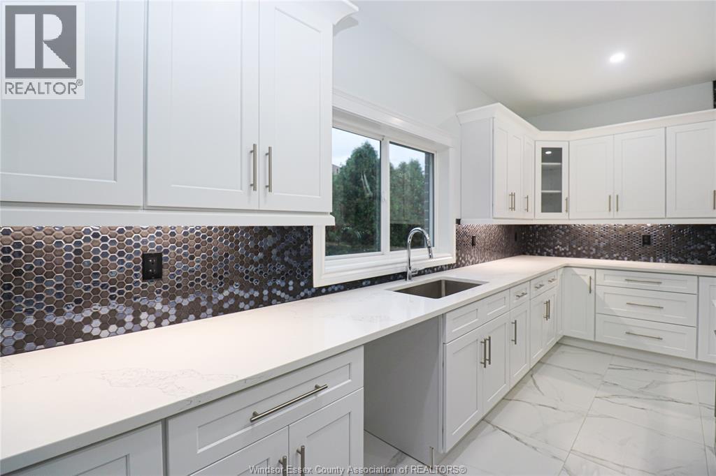 Lot 4 Oke, Lasalle, ON - Indoor Photo Showing Kitchen With Upgraded Kitchen
