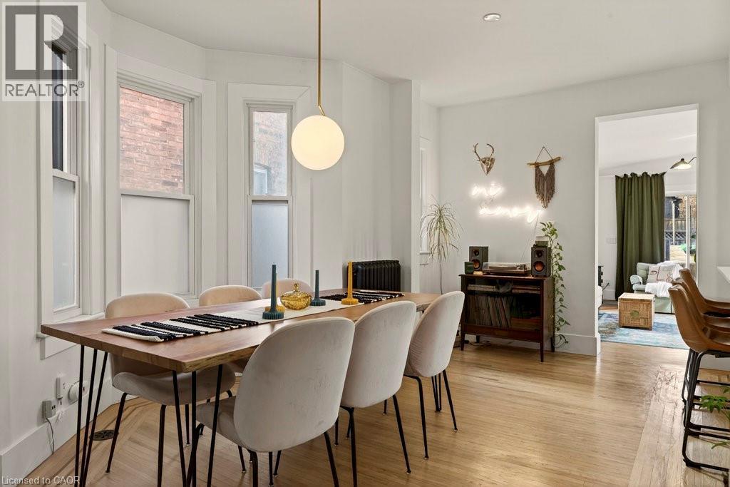 104 S Garfield Avenue S, Hamilton, ON - Indoor Photo Showing Dining Room