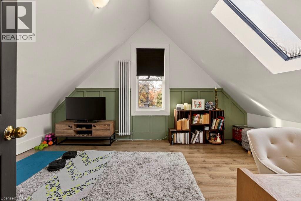 104 S Garfield Avenue S, Hamilton, ON - Indoor Photo Showing Other Room