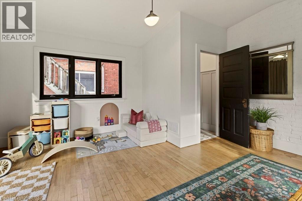 104 Garfield Avenue S, Hamilton, ON - Indoor Photo Showing Other Room