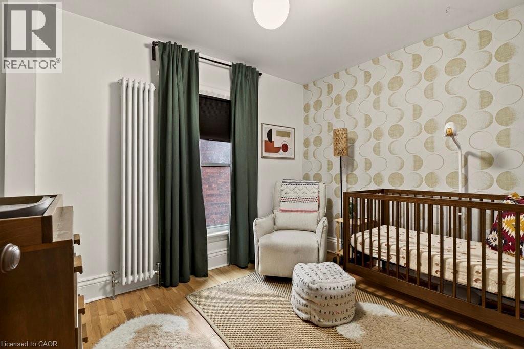 104 Garfield Avenue S, Hamilton, ON - Indoor Photo Showing Bedroom