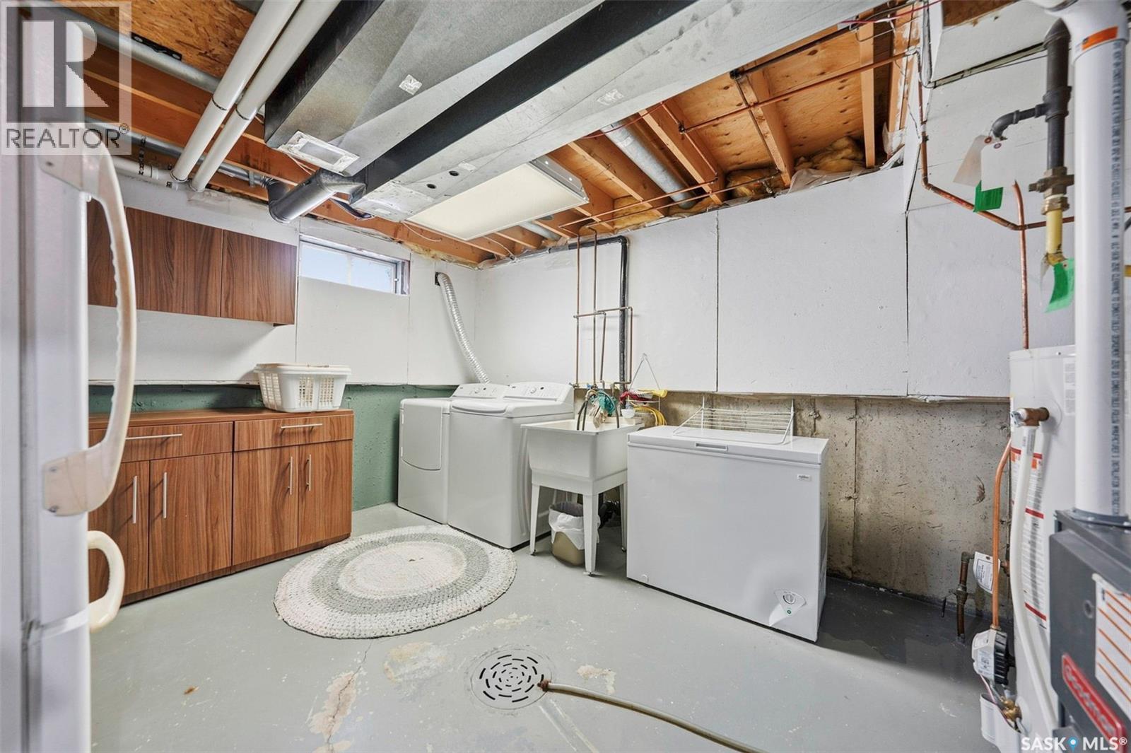 711 Kerr Road, Saskatoon, SK - Indoor Photo Showing Laundry Room