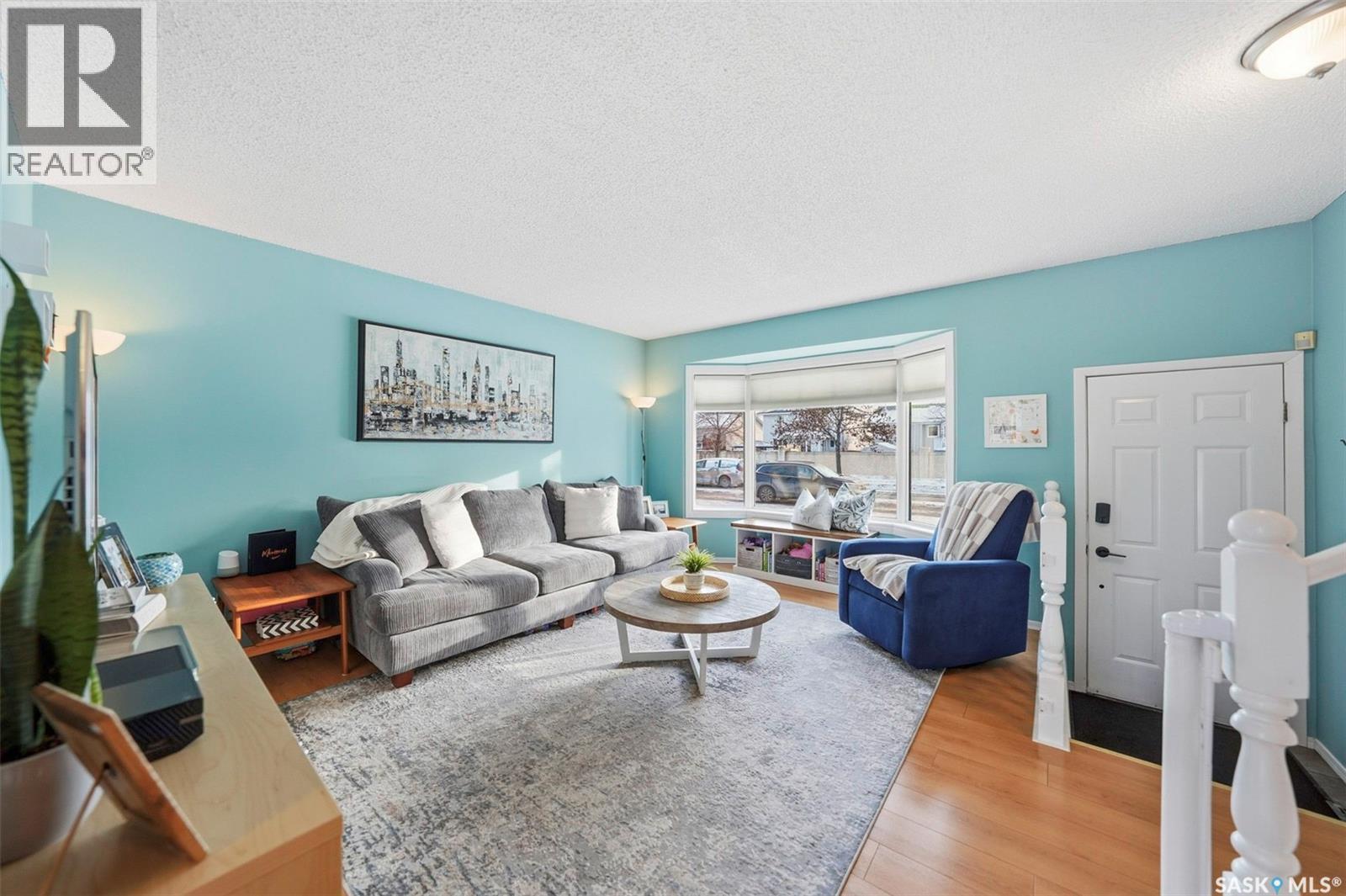 711 Kerr Road, Saskatoon, SK - Indoor Photo Showing Living Room