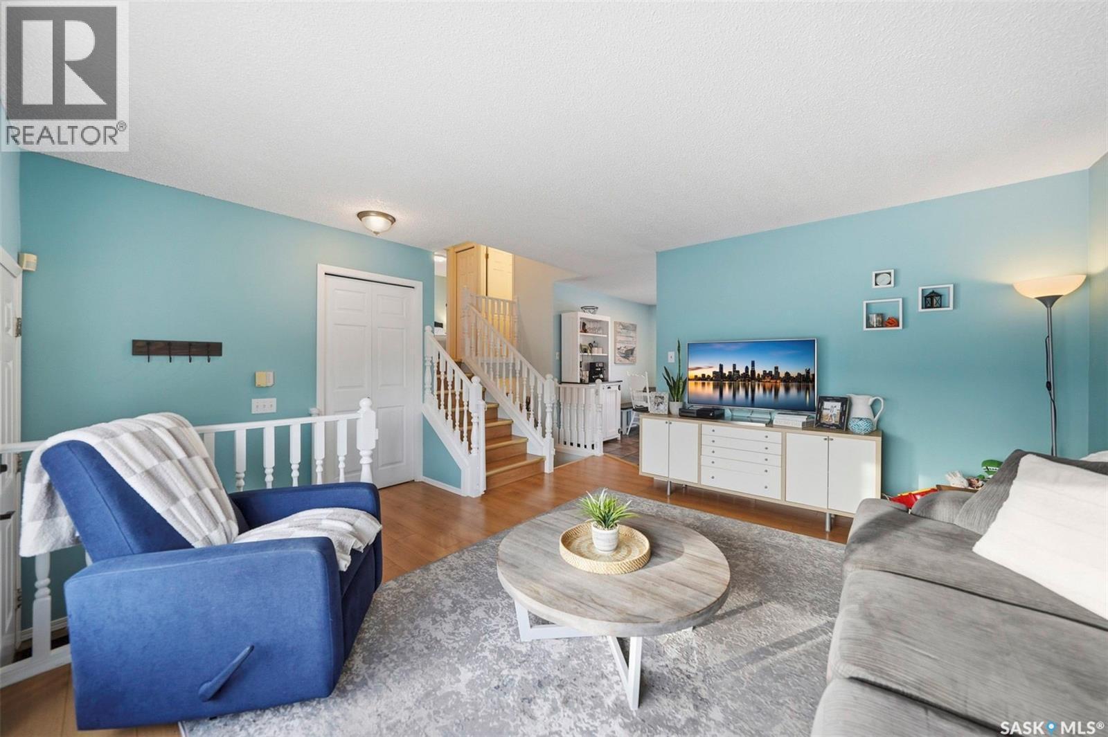 711 Kerr Road, Saskatoon, SK - Indoor Photo Showing Living Room